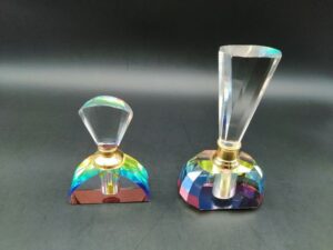 Color-Plated Crystal Oil Bottles: Vibrant Packaging for Visual Impact