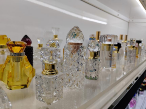 Crystal Essential Oil Bottles: Premium Packaging for the Aromatherapy Market